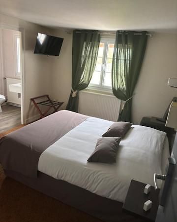 Logis Hotel De La Tour Masseret Экстерьер фото