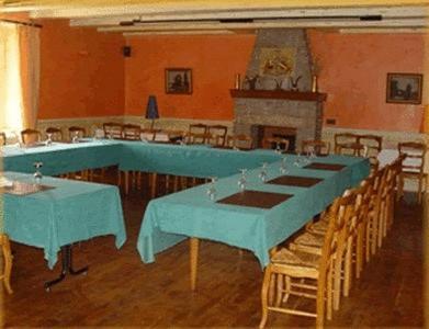 Logis Hotel De La Tour Masseret Экстерьер фото