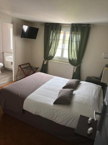 Logis Hotel De La Tour Masseret Экстерьер фото