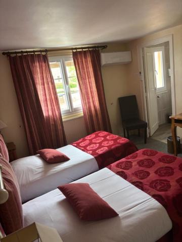 Logis Hotel De La Tour Masseret Экстерьер фото