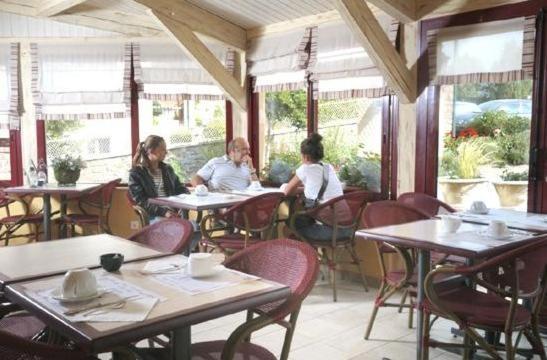 Logis Hotel De La Tour Masseret Экстерьер фото