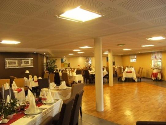 Logis Hotel De La Tour Masseret Экстерьер фото